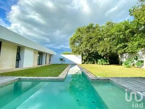 NEX-202393 - Casa en Venta, con 4 recamaras, con 5 baños, con 333.4 m2 de construcción en Bosques de Conkal, CP 97345, Yucatán.