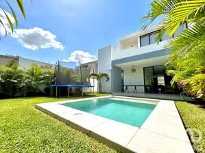 NEX-295528 - Casa en Venta, con 4 recamaras, con 3 baños, con 289 m2 de construcción.