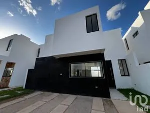 NEX-202525 - Casa en Venta, con 2 recamaras, con 1 baño, con 122 m2 de construcción en Conkal, CP 97345, Yucatán.