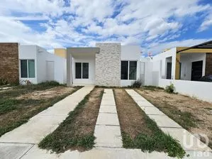 NEX-276461 - Casa en Venta, con 3 recamaras, con 2 baños, con 102 m2 de construcción.