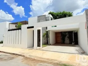 NEX-276622 - Casa en Venta, con 3 recamaras, con 3 baños, con 250 m2 de construcción.