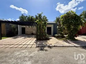NEX-291543 - Casa en Venta, con 3 recamaras, con 2 baños, con 162 m2 de construcción.