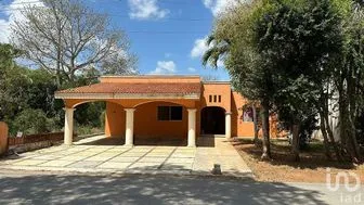 NEX-293114 - Casa en Venta, con 4 recamaras, con 3 baños, con 363.71 m2 de construcción en Club de Golf La Ceiba, CP 97302, Yucatán.