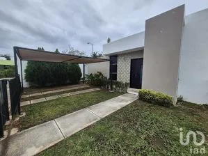 NEX-295412 - Casa en Venta, con 2 recamaras, con 1 baño, con 101.78 m2 de construcción.