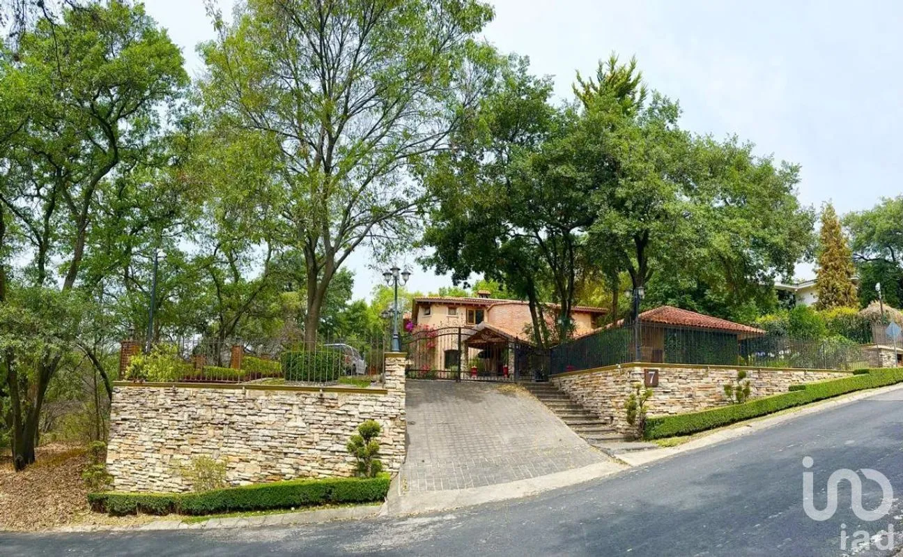 Casa en Venta en Hacienda de Valle Escondido, Atizapán de Zaragoza, Estado De México | NEX-227038 | iad México | Foto 1 de 49