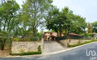 NEX-227038 - Casa en Venta, con 4 recamaras, con 4 baños, con 713 m2 de construcción en Hacienda de Valle Escondido, CP 52937, Estado De México.