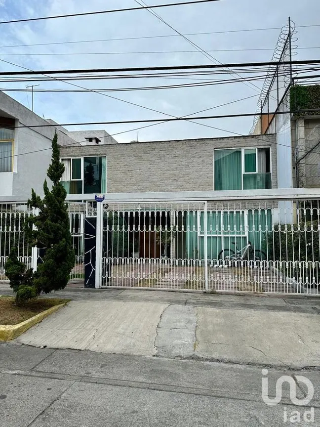 Casa en Venta en Ciudad Satélite, Naucalpan de Juárez, Estado De México | NEX-230086 | iad México | Foto 2 de 27