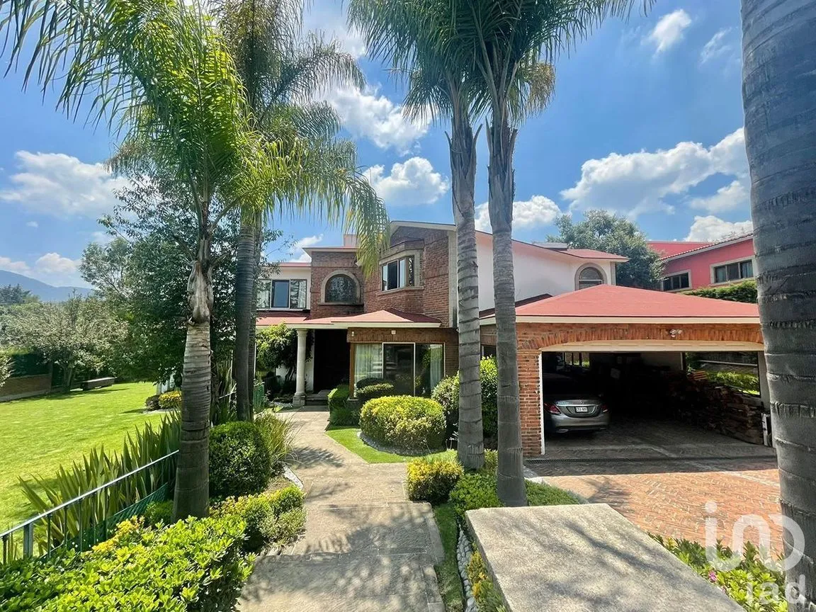 Casa en Venta en Hacienda de Valle Escondido, Atizapán de Zaragoza, Estado De México | NEX-230111 | iad México | Foto 2 de 50