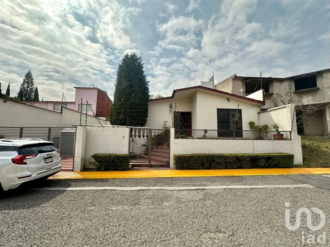 Casa en Venta en Chiluca, Atizapán de Zaragoza, Estado De México | NEX-231061 | iad México | Foto 1 de 27