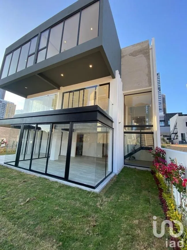 Casa en Venta en Bosque Real, Huixquilucan, Estado De México | NEX-232012 | iad México | Foto 2 de 37