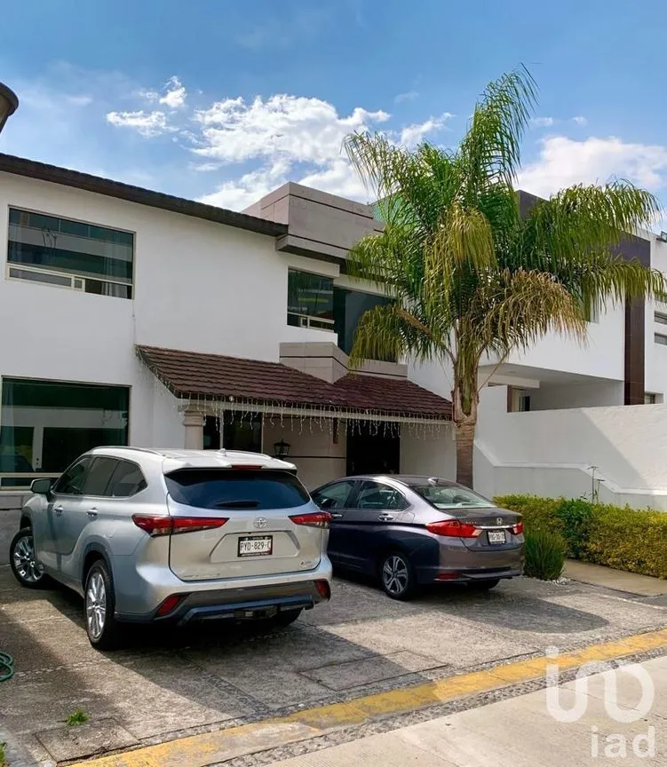 Casa en Venta en Bosque Esmeralda, Atizapán de Zaragoza, Estado De México | NEX-232020 | iad México | Foto 2 de 27