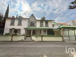 NEX-284720 - Casa en Venta, con 3 recamaras, con 3 baños, con 417 m2 de construcción en Chiluca, CP 52930, Estado de México.