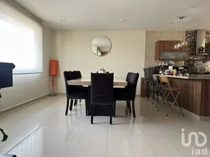 NEX-292225 - Casa en Venta, con 3 recamaras, con 3 baños, con 249 m2 de construcción en El Calvario, CP 52997, Estado de México.