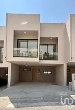NEX-292294 - Casa en Venta, con 3 recamaras, con 2 baños, con 157 m2 de construcción en Bosque Esmeralda, CP 52930, Estado de México.