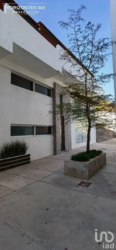 Casa en Venta en Cocaleca, Guanajuato, Guanajuato | NEX-226996 | iad México | Foto 1 de 24