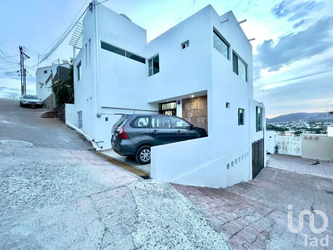 Casa en Venta en Burócrata, Guanajuato, Guanajuato | NEX-228140 | iad México | Foto 1 de 48