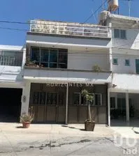 NEX-229080 - Casa en Venta, con 3 recamaras, con 2 baños, con 190 m2 de construcción en Loma Real, CP 37419, Guanajuato.