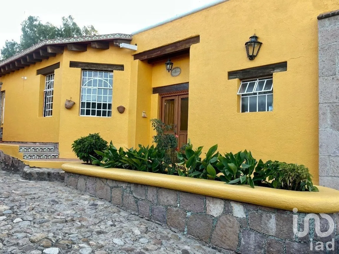 Casa en Venta en Lomas de Valenciana, Guanajuato, Guanajuato | NEX-229081 | iad México | Foto 1 de 49