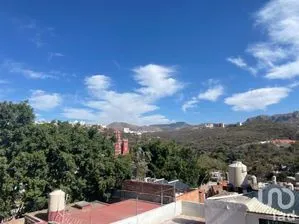 NEX-230157 - Casa en Renta, con 3 recamaras, con 2 baños en Lomas de Marfil I, CP 36254, Guanajuato.