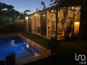 NEX-280829 - Casa en Venta, con 2 recamaras, con 1 baño, con 88 m2 de construcción en Chicxulub, CP 97340, Yucatán.