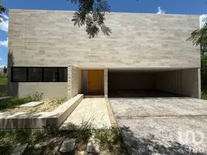 NEX-280830 - Casa en Venta, con 3 recamaras, con 3 baños en Yucatán Country Club, CP 97308, Yucatán.