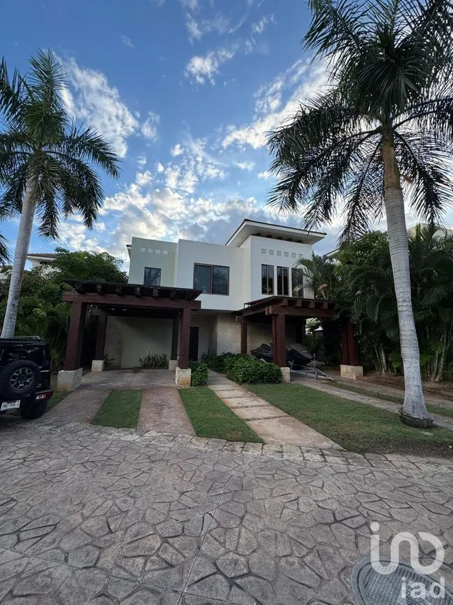 Casa en Venta en Yucatán Country Club, Mérida, Yucatán | NEX-282696 | iad México | Foto 1 de 30