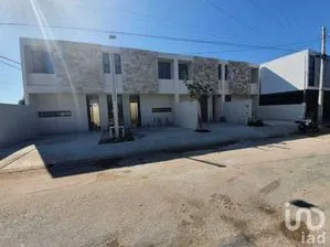 NEX-290644 - Casa en Renta, con 2 recamaras, con 2 baños en Leandro Valle, CP 97143, Yucatán.