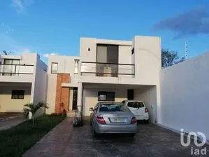 NEX-291381 - Casa en Venta, con 3 recamaras, con 2 baños, con 171 m2 de construcción.