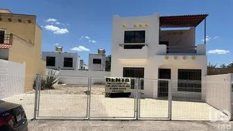 NEX-299008 - Casa en Renta, con 3 recamaras, con 2 baños, con 1 m2 de construcción.