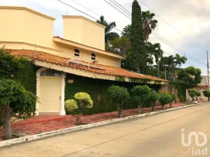 NEX-115779 - Casa en Venta, con 4 recamaras, con 4 baños, con 900 m2 de construcción en La Gloria, CP 29054, Chiapas.