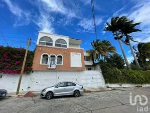 NEX-270318 - Casa en Venta, con 5 recamaras, con 5 baños, con 486 m2 de construcción en Vista Hermosa, CP 29030, Chiapas.