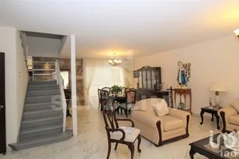 NEX-267125 - Casa en Venta, con 3 recamaras, con 3 baños, con 300 m2 de construcción en Alameda, CP 38050, Guanajuato.