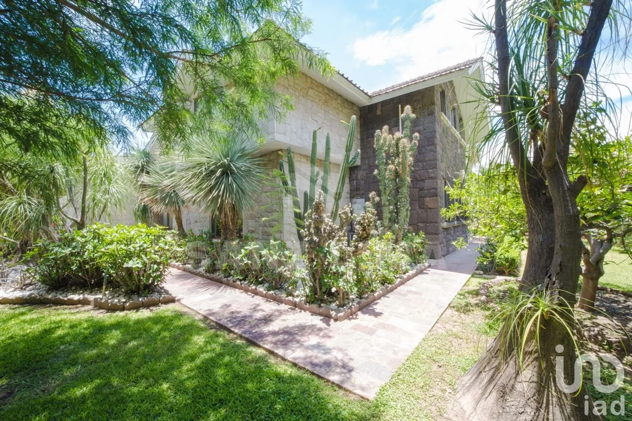 Casa en Venta en Jardines de Irapuato, Irapuato, Guanajuato | NEX-267137 | iad México | Foto 22 de 25