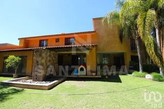 NEX-268363 - Casa en Venta, con 3 recamaras, con 4 baños, con 700 m2 de construcción en Arcada Alameda, CP 38057, Guanajuato.