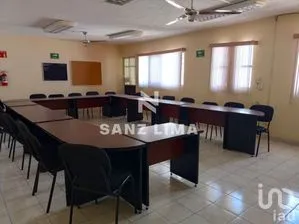 NEX-270169 - Oficina en Venta, con 190 m2 de construcción en Jardines de Celaya 3a Secc, CP 38080, Guanajuato.