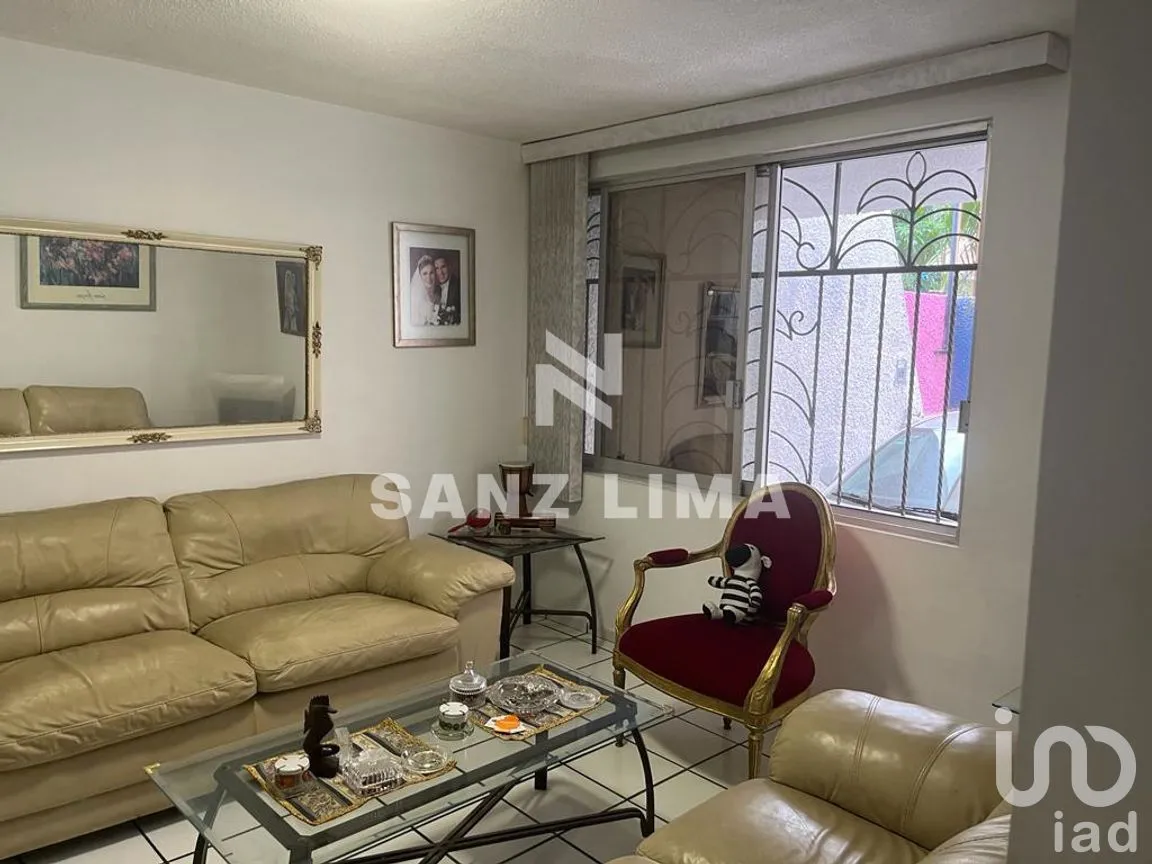 Casa en Venta en Zona de Oro del Bajío, Celaya, Guanajuato | NEX-271093 | iad México | Foto 2 de 16