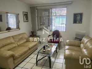 NEX-271093 - Casa en Venta, con 3 recamaras, con 3 baños, con 240 m2 de construcción en Zona de Oro del Bajío, CP 38015, Guanajuato.