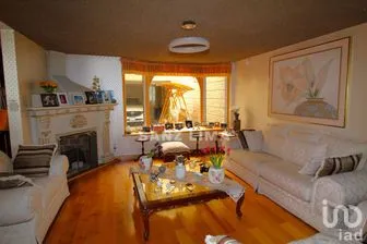 NEX-271345 - Casa en Venta, con 5 recamaras, con 4 baños, con 472 m2 de construcción en Zona de Oro, CP 38020, Guanajuato.