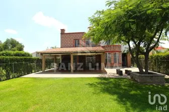 NEX-271838 - Casa en Venta, con 4 recamaras, con 3 baños, con 300 m2 de construcción en Quinta Santa María, CP 38010, Guanajuato.