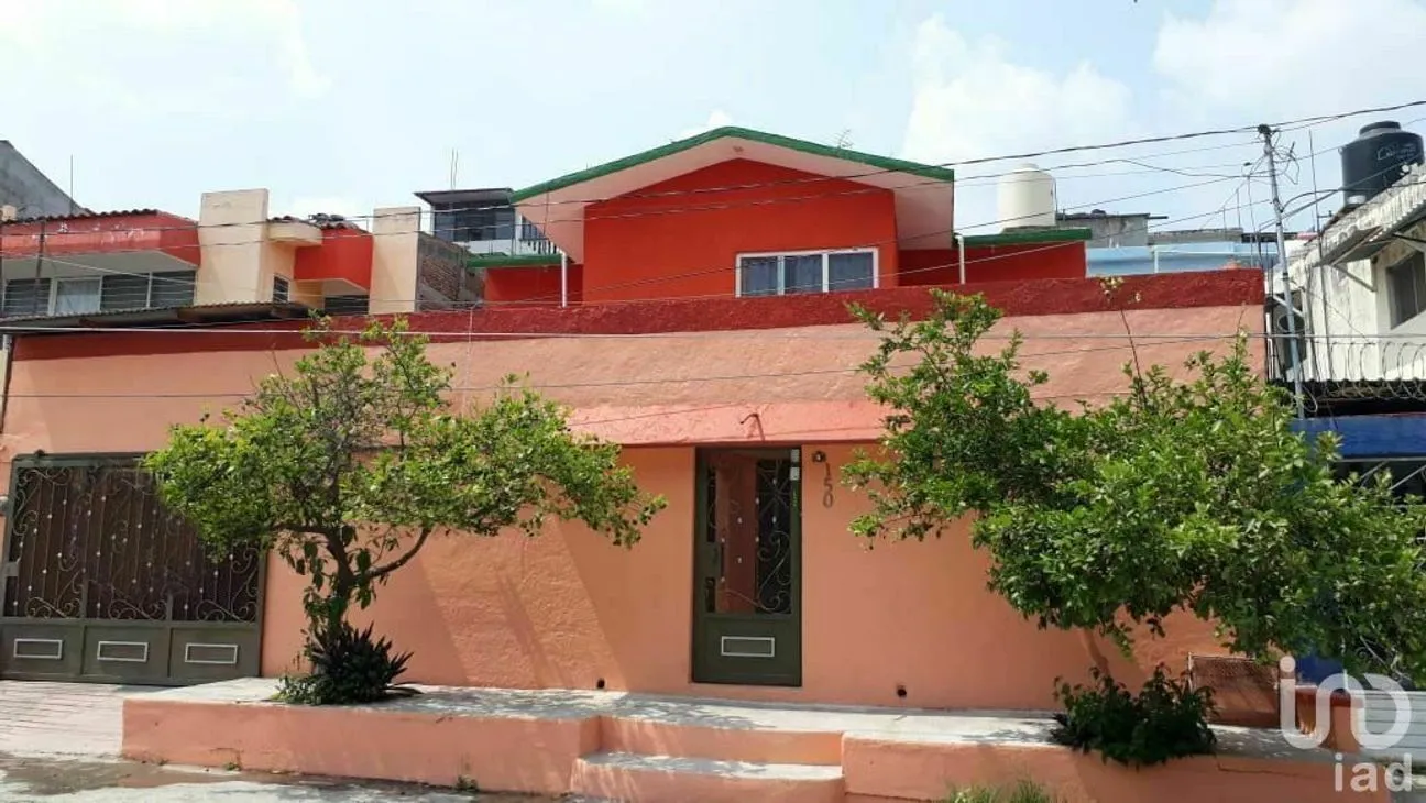 Casa en Venta en José Castillo Tielemans, Tuxtla Gutiérrez, Chiapas | NEX-114636 | iad México | Foto 1 de 25
