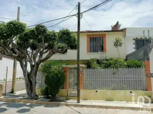 NEX-115804 - Casa en Venta, con 5 recamaras, con 3 baños, con 265 m2 de construcción en Los Laguitos, CP 29020, Chiapas.