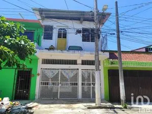 NEX-231621 - Casa en Venta, con 4 recamaras, con 1 baño en Los Laureles, CP 30780, Chiapas.