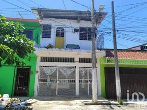 NEX-280742 - Casa en Venta, con 4 recamaras, con 1 baño en Los Laureles, CP 30780, Chiapas.