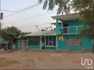 NEX-280745 - Casa en Venta, con 3 recamaras, con 3 baños en CCI, CP 29057, Chiapas.