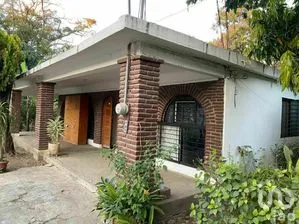 NEX-280747 - Casa en Venta, con 3 recamaras, con 4 baños, con 198 m2 de construcción en Terán, CP 29050, Chiapas.