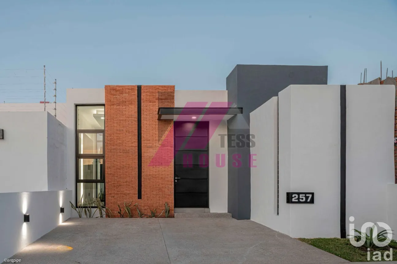 Casa en Venta en Residencial Esmeralda Norte, Colima, Colima | NEX-229118 | iad México | Foto 1 de 7