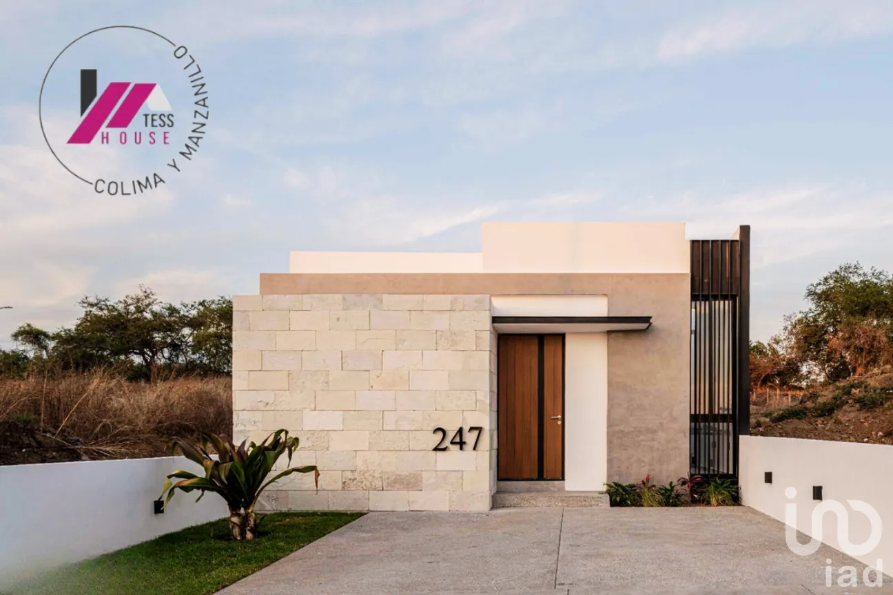 Casa en Venta en Residencial Esmeralda Norte, Colima, Colima | NEX-277538 | iad México | Foto 1 de 7