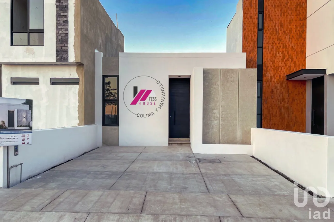 Casa en Venta en Residencial Esmeralda Norte, Colima, Colima | NEX-277540 | iad México | Foto 1 de 10