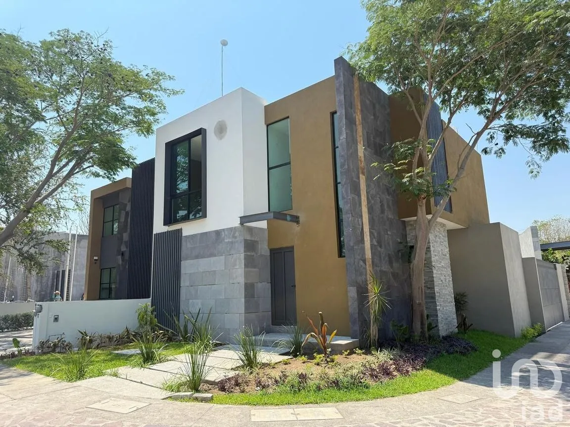 Casa en Venta en El Pedregal, Colima, Colima | NEX-277547 | iad México | Foto 1 de 12