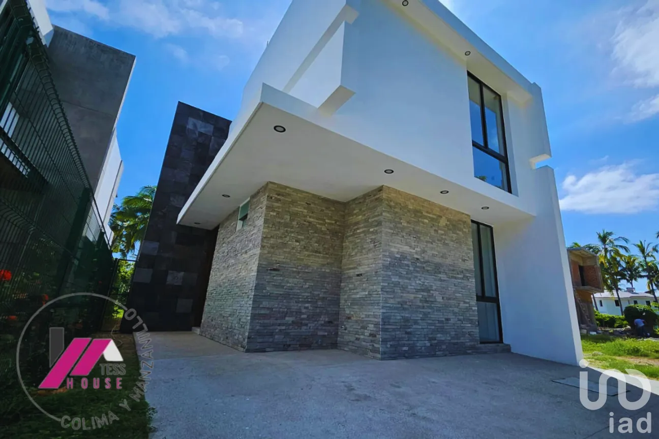 Casa en Venta en Club Santiago, Manzanillo, Colima | NEX-277552 | iad México | Foto 1 de 14